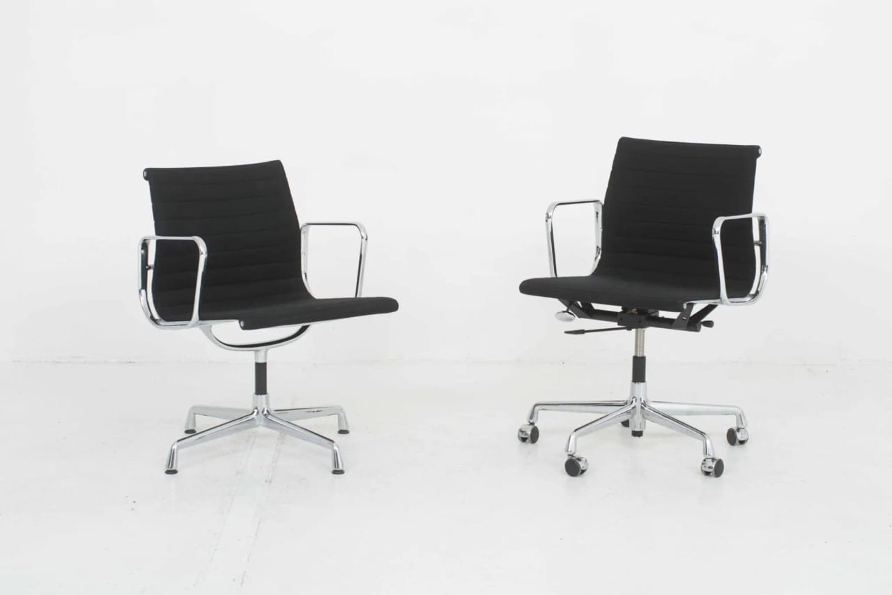 Vitra EA 107 / 108 / 117 Bürostuhl von Eames in schwarzem Hopsak