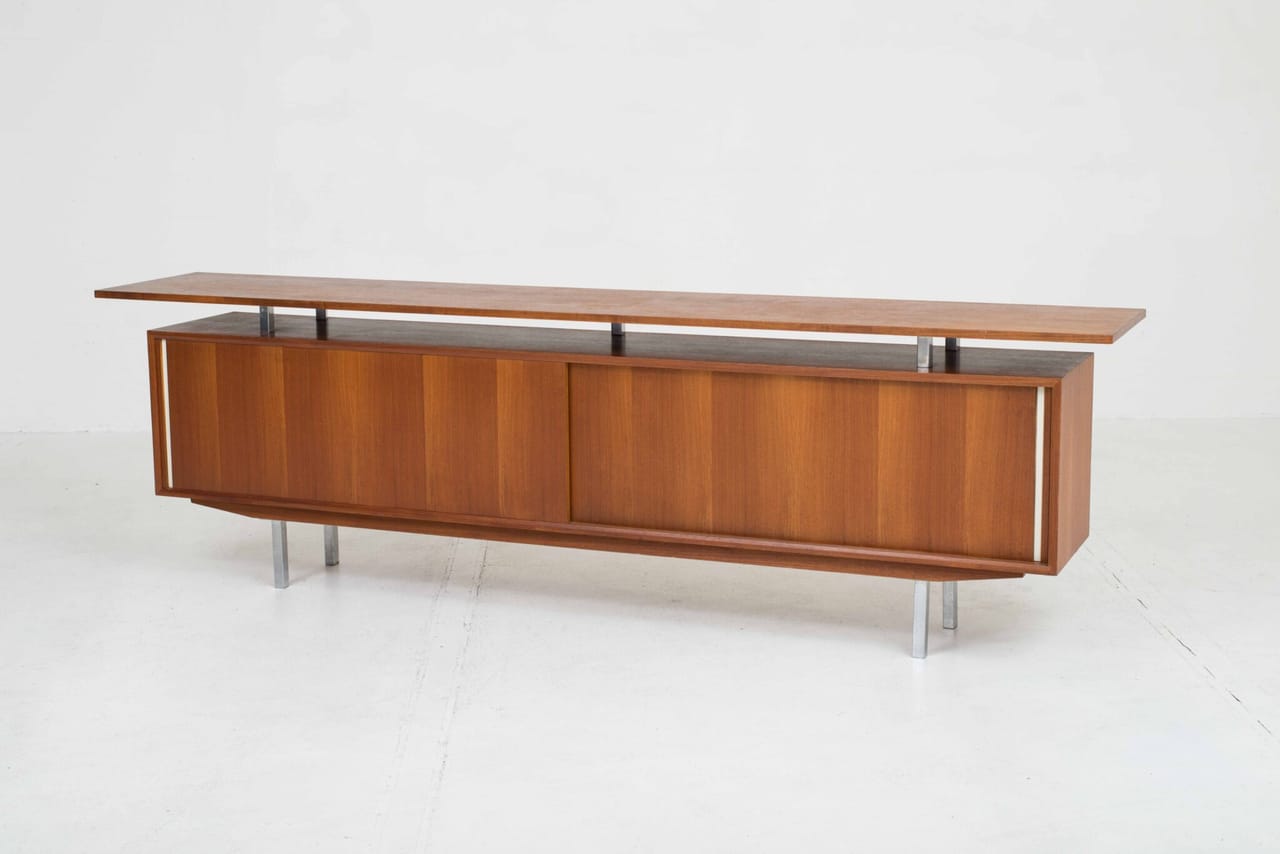 Schweizer 1960er Jahre Sideboard aus Teak