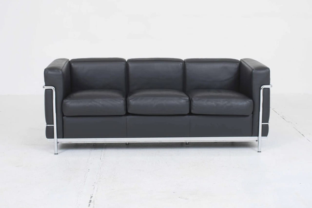 Cassina LC2 3er Sofa von Le Corbusier in schwarzem Leder