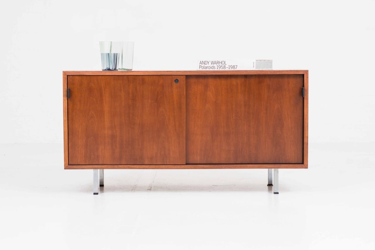 Knoll International Sideboard von Florence Knoll in Nussbaum