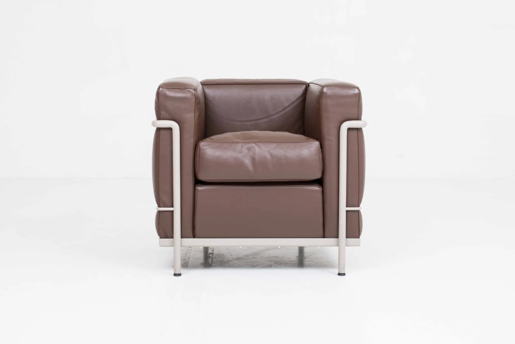Cassina LC2 Sessel von Le Corbusier in braunem Leder – 2 Fauteuil Grand Confort