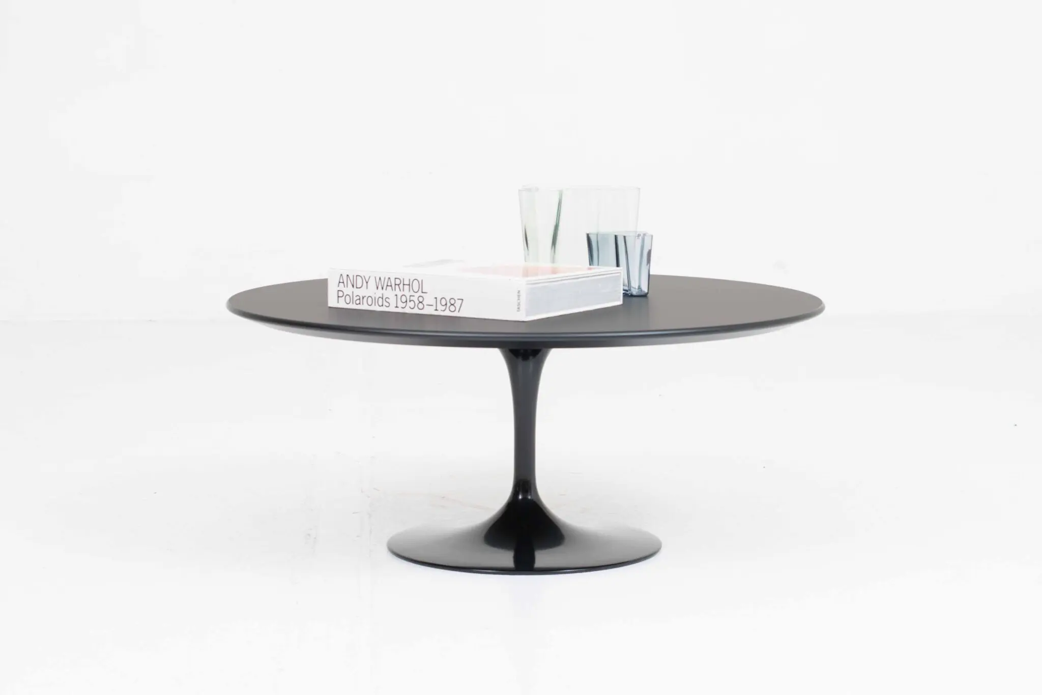 Knoll Tulip Couchtisch von Eero Saarinen in Schwarz