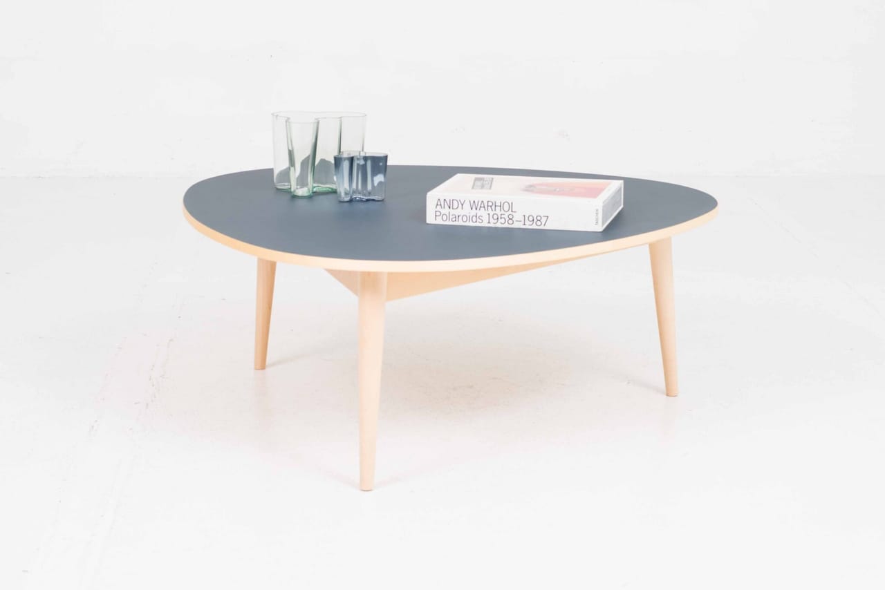 Wb form Dreirundtisch Couchtisch von Max Bill in Smokey Blue