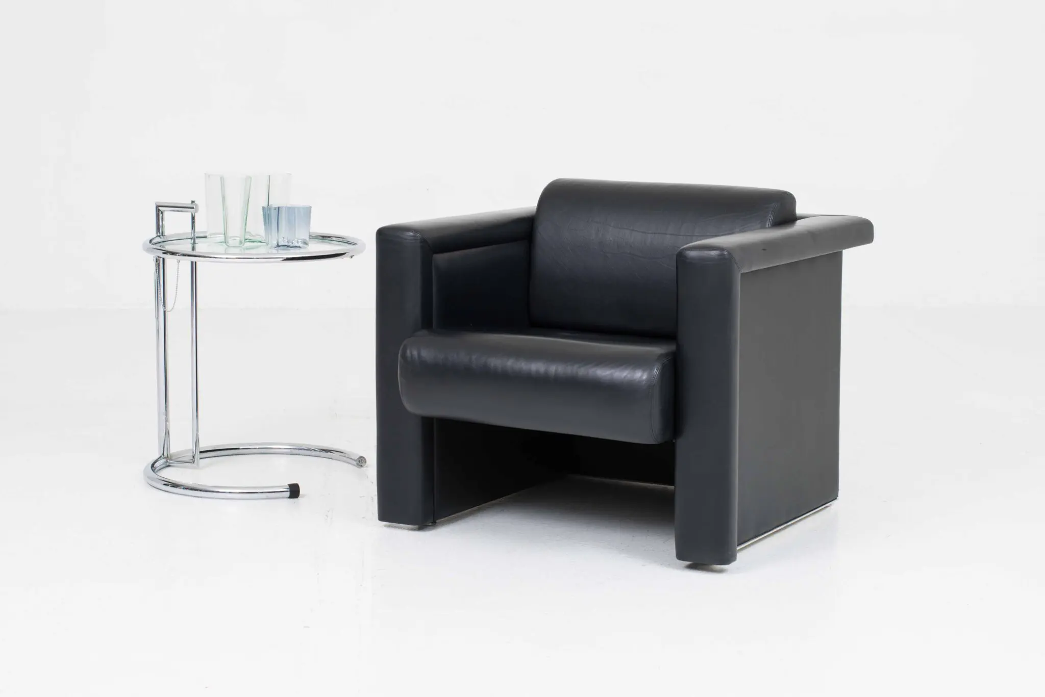 Knoll International Sessel "The New Weissenhof Chair" von Robert & Trix Haussmann