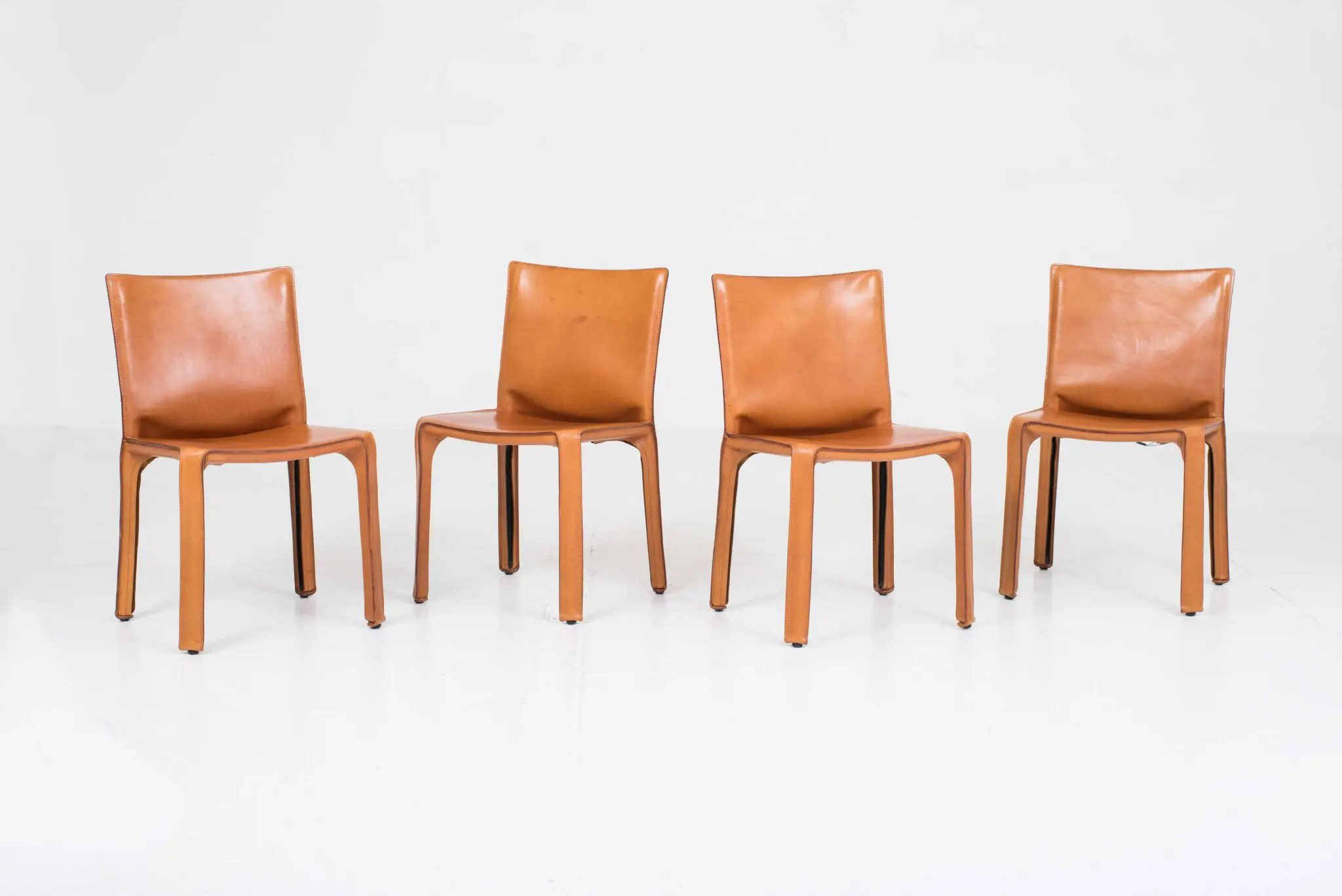 Cassina CAB 412 Stühle von Mario Bellini, im Viererset