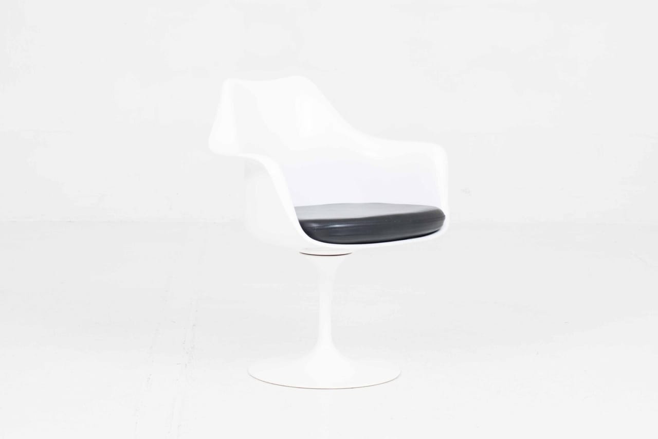 Knoll International Tulip Armchair von Eero Saarinen in Weiss