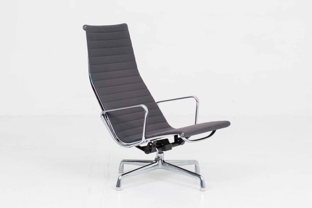 Vitra EA 124 Sessel von Charles & Ray Eames in grauem Hopsak