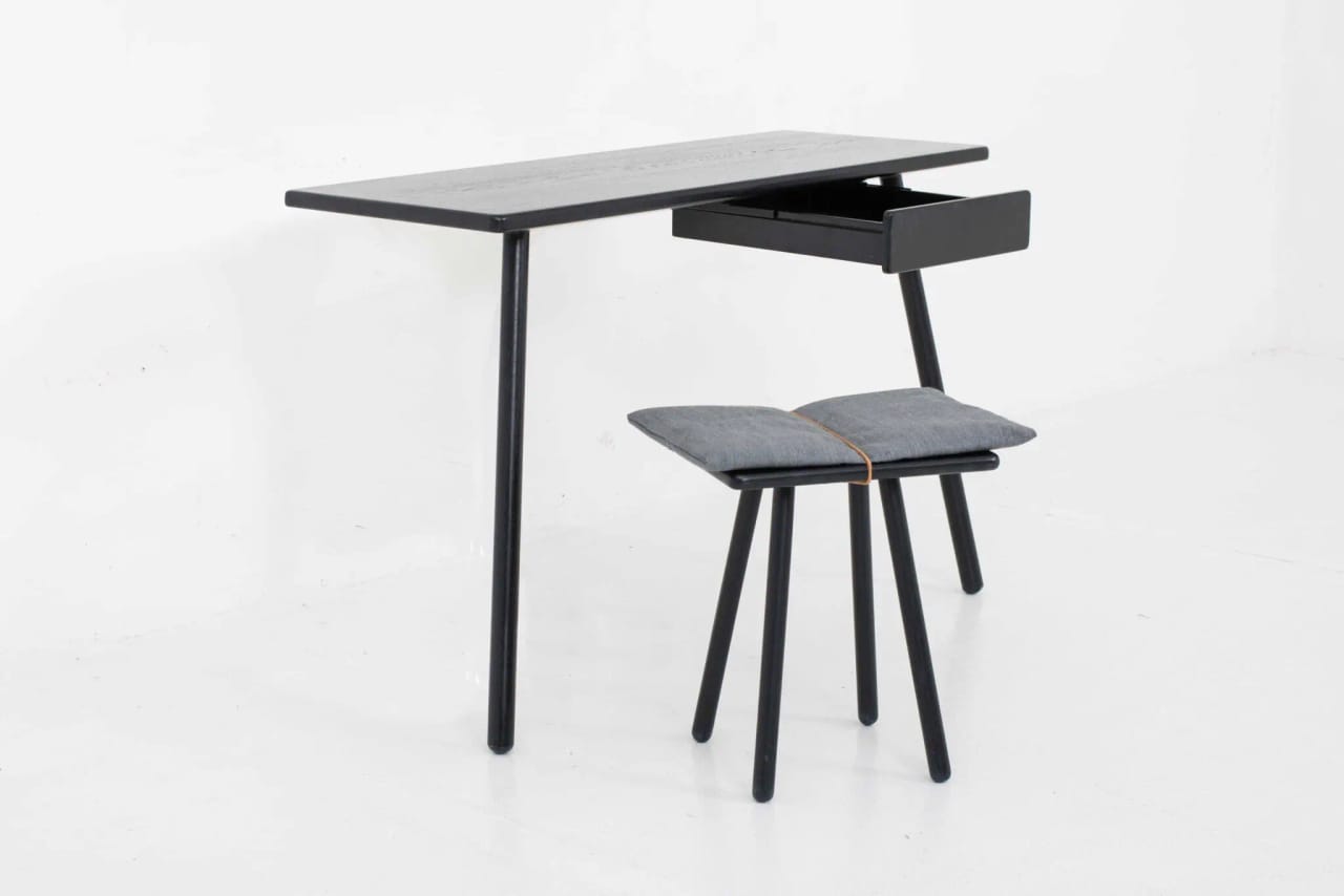 Fritz Hansen Skagerak Georg Schreibtisch mit Hocker von Chris Liljenberg Halstrom