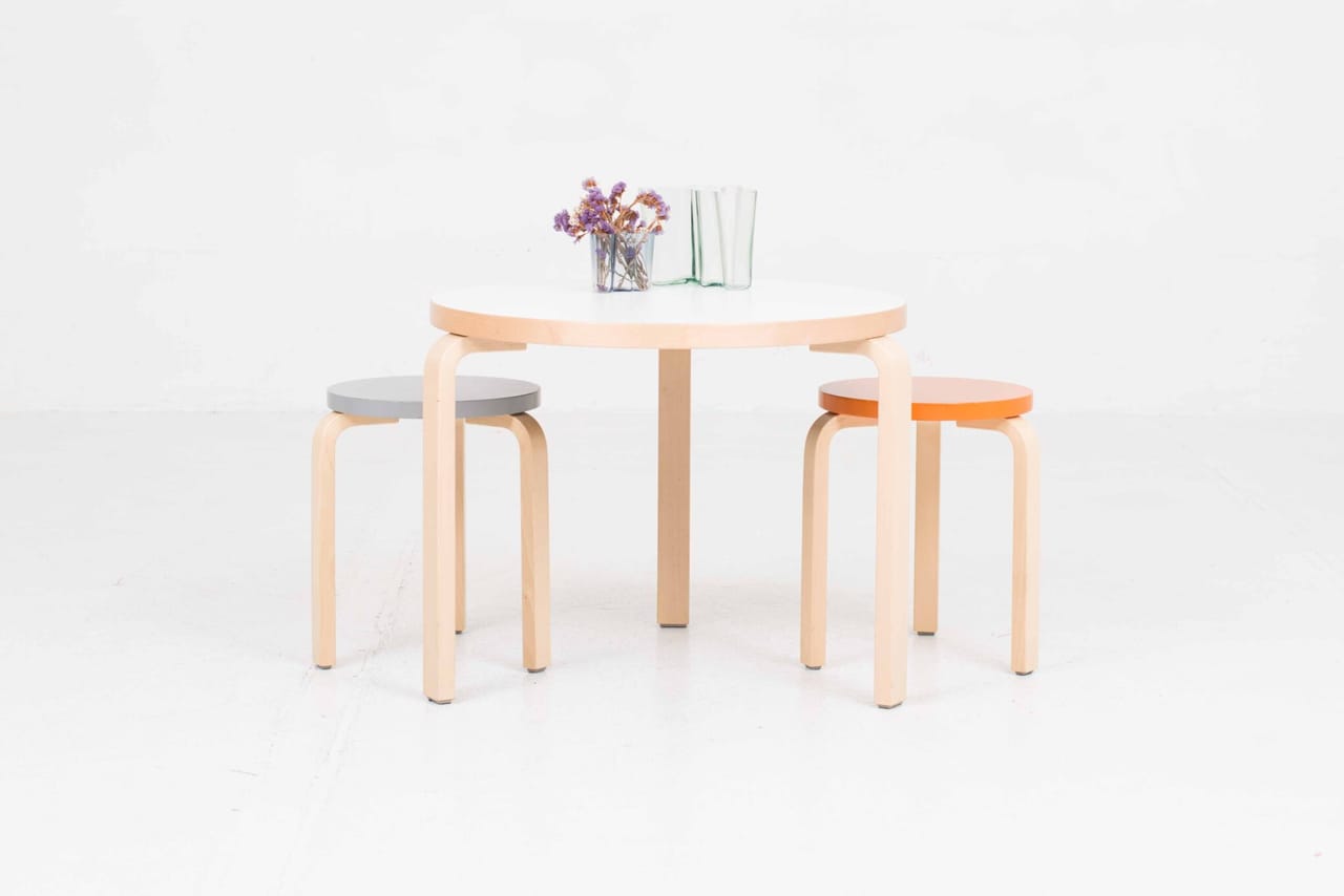 Artek 90B Tisch von Alvar Aalto