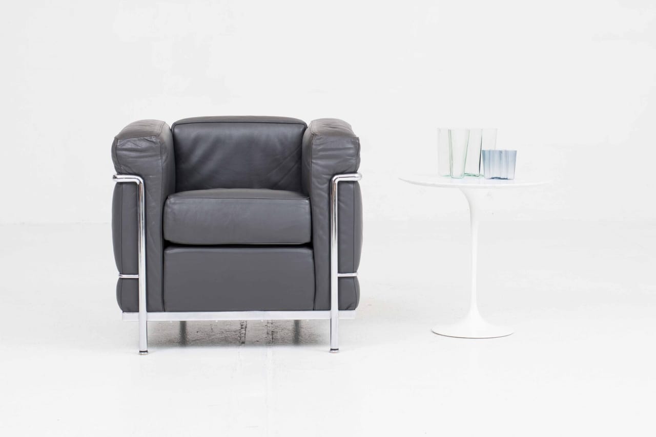 Knoll Tulip Beistelltisch von Eero Saarinen in weissem Marmor - Ø 51cm
