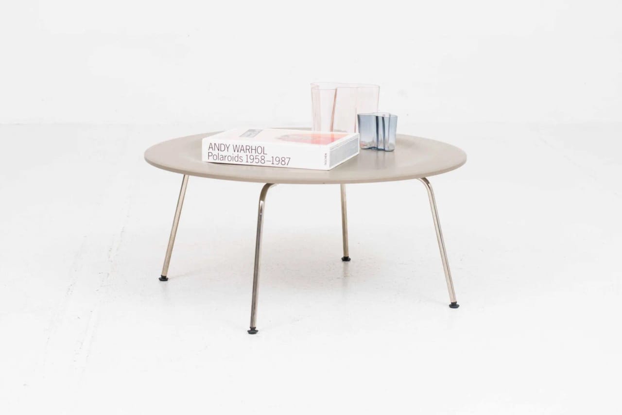 Vitra CTM Couchtisch von Charles & Ray Eames in Graubeige