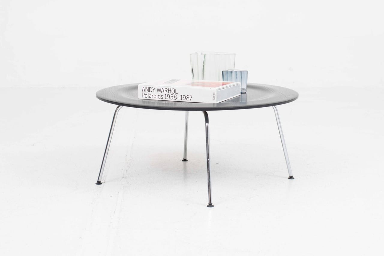 Vitra CTM Couchtisch von Charles & Ray Eames in Schwarz