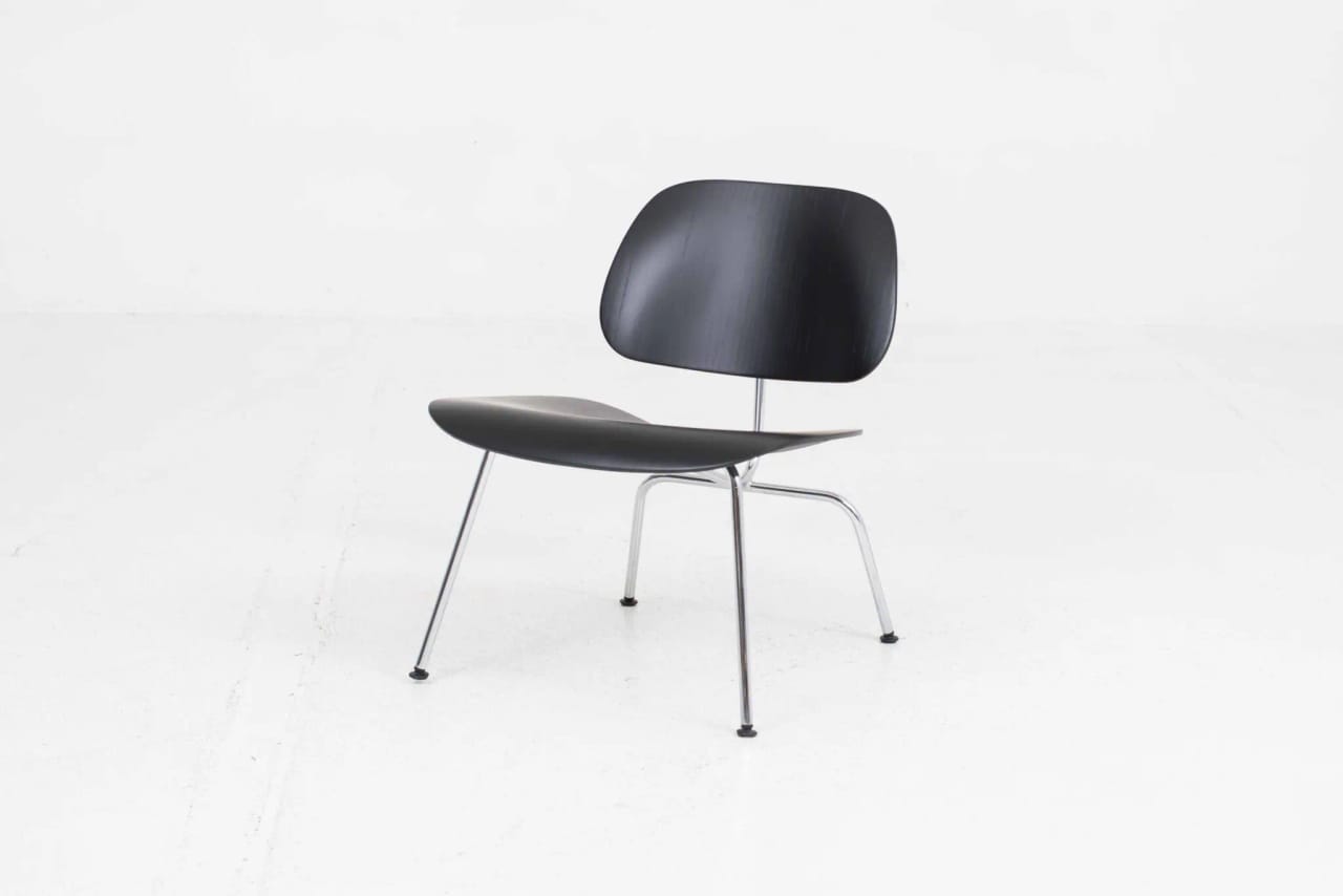 Vitra LCM Sessel von Charles & Ray Eames in Schwarz