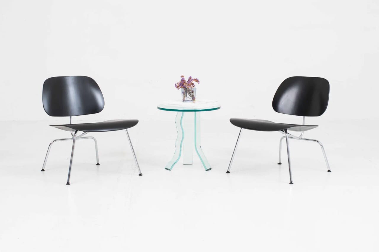 Vitra LCM Sessel von Charles & Ray Eames in Schwarz