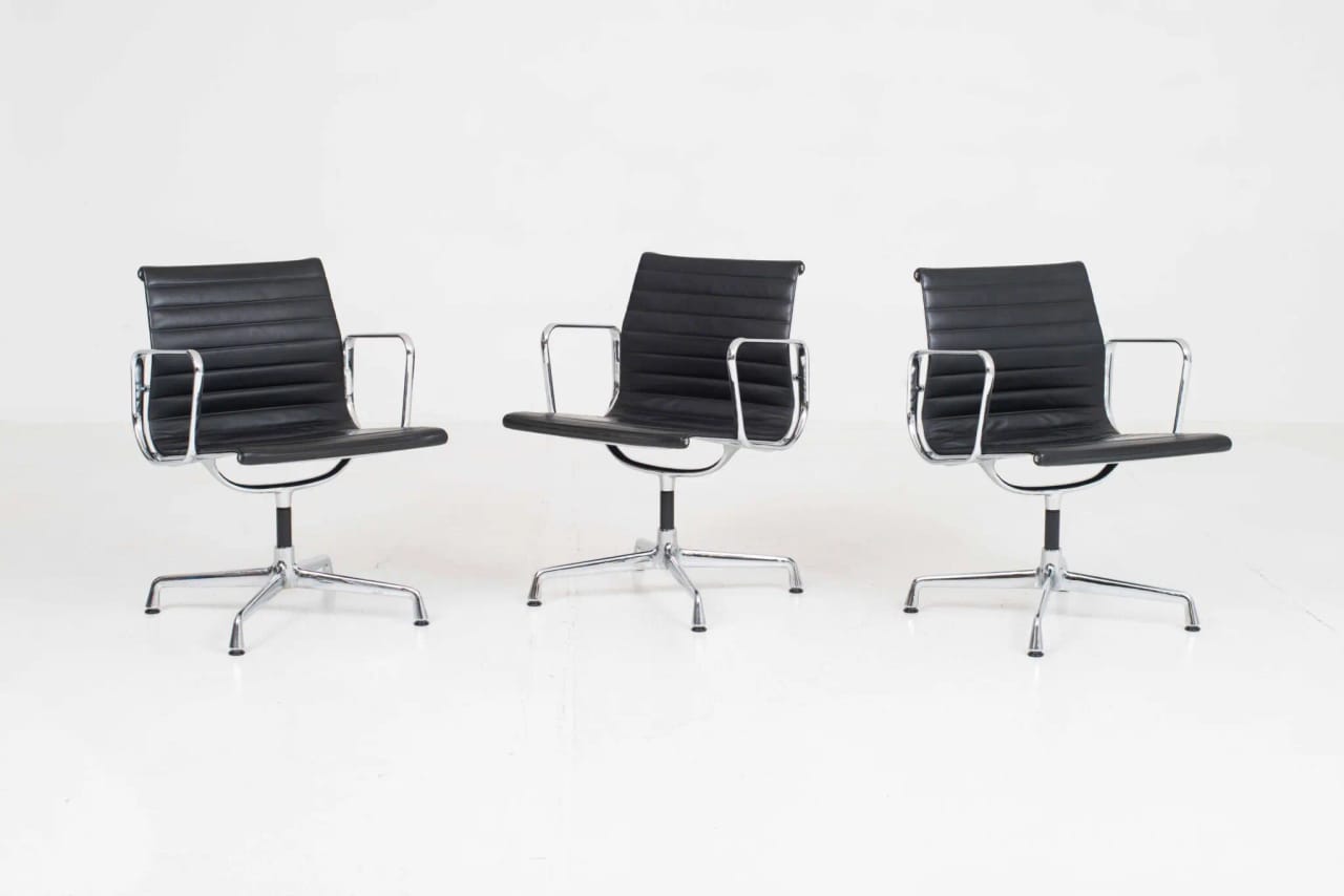 Vitra EA 108 / 117 Bürostuhl von Eames in schwarzem Leder
