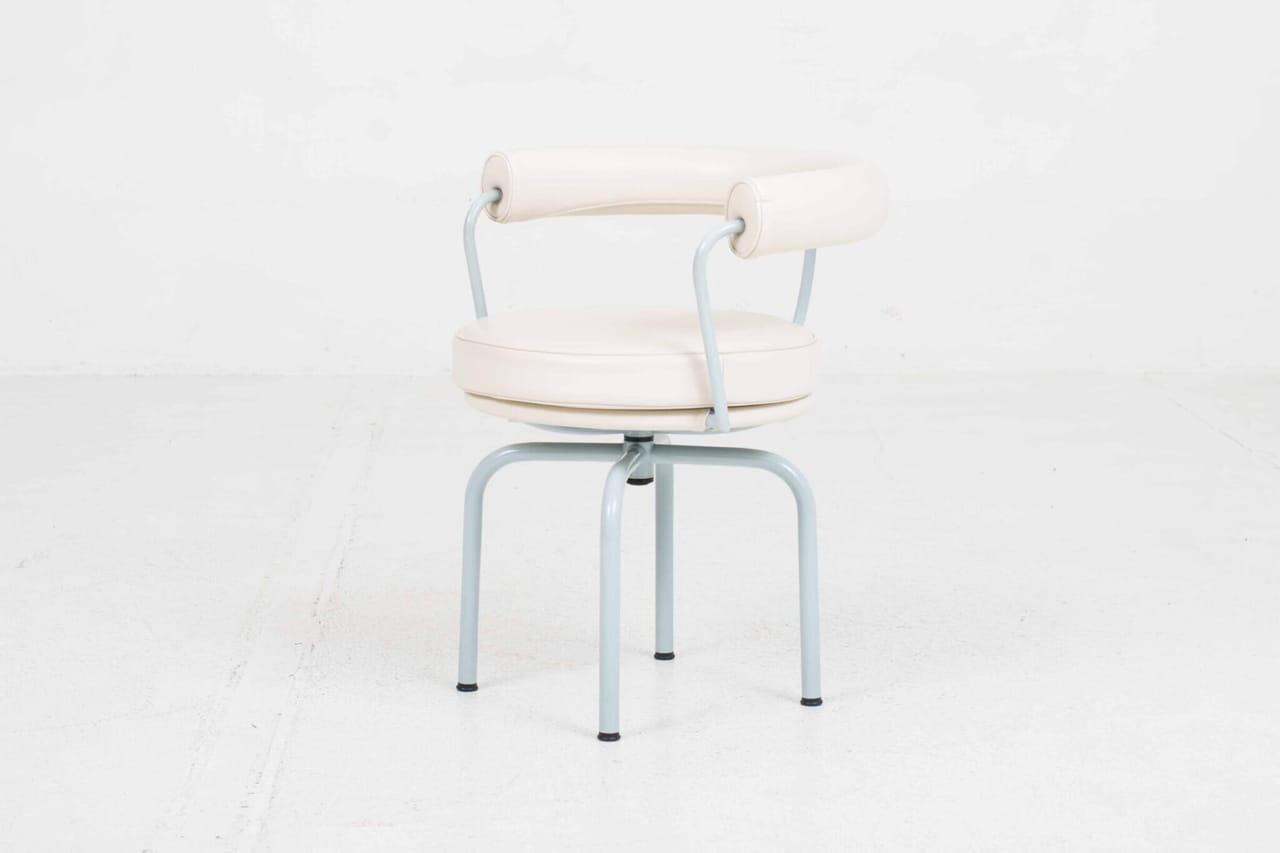 Cassina LC7 Drehstuhl von Charlotte Perriand - 7 Fauteuil tournant, Durable