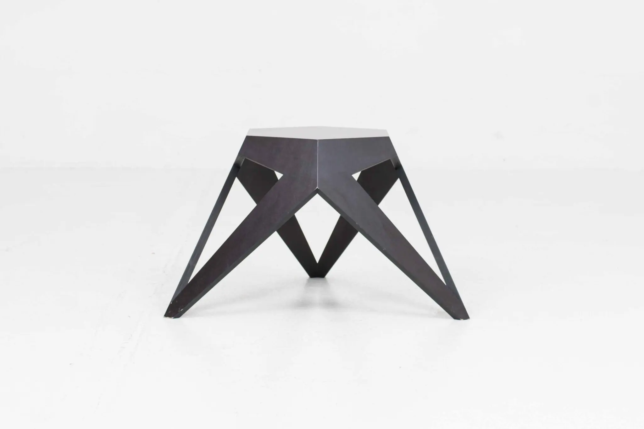 Franziska Kessler Gallerie + Teo Jakob Hocker Spider 890! von Hannes Wettstein