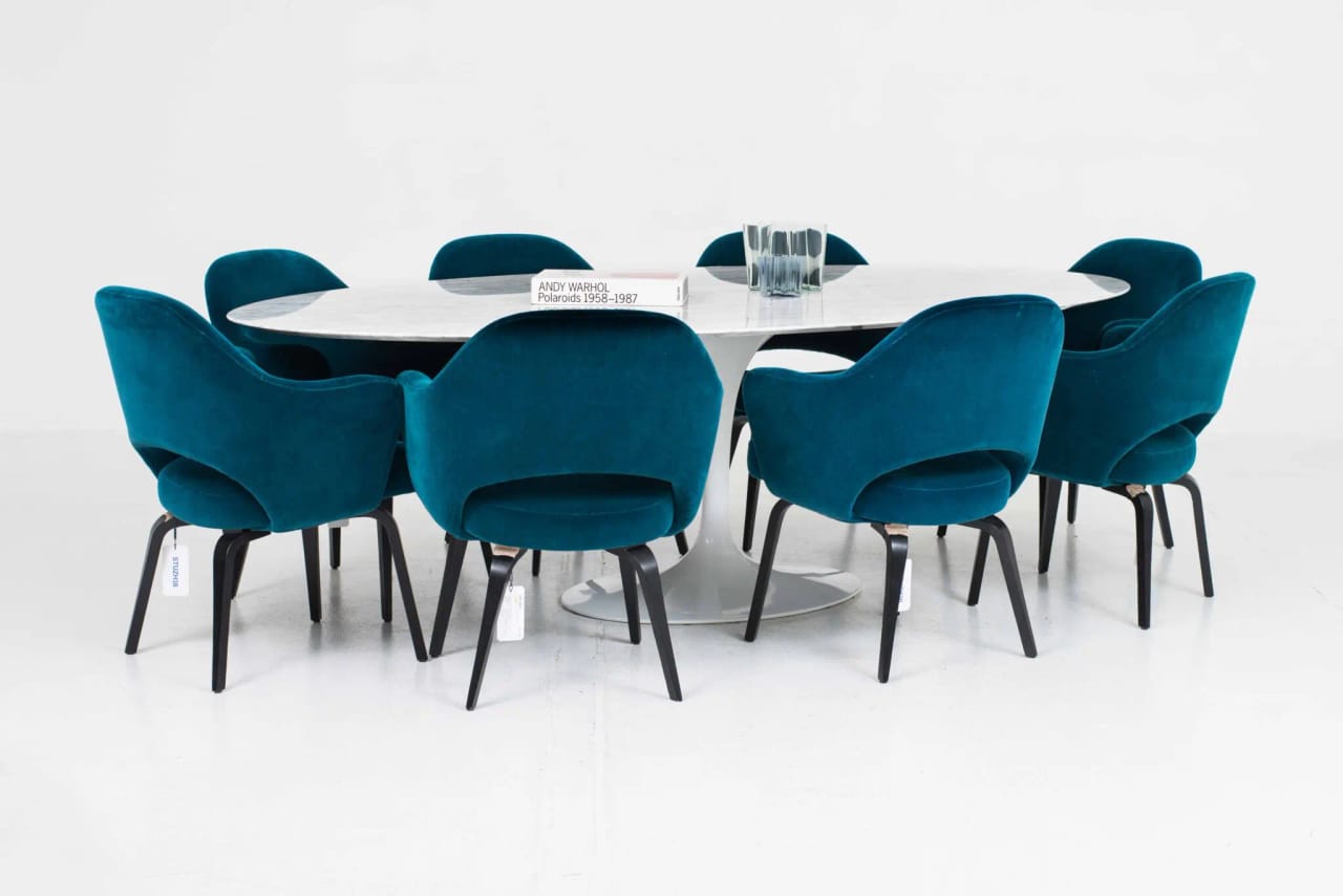 Knoll International Tulip Table Oval 244cm von Eero Saarinen in weissem Marmor