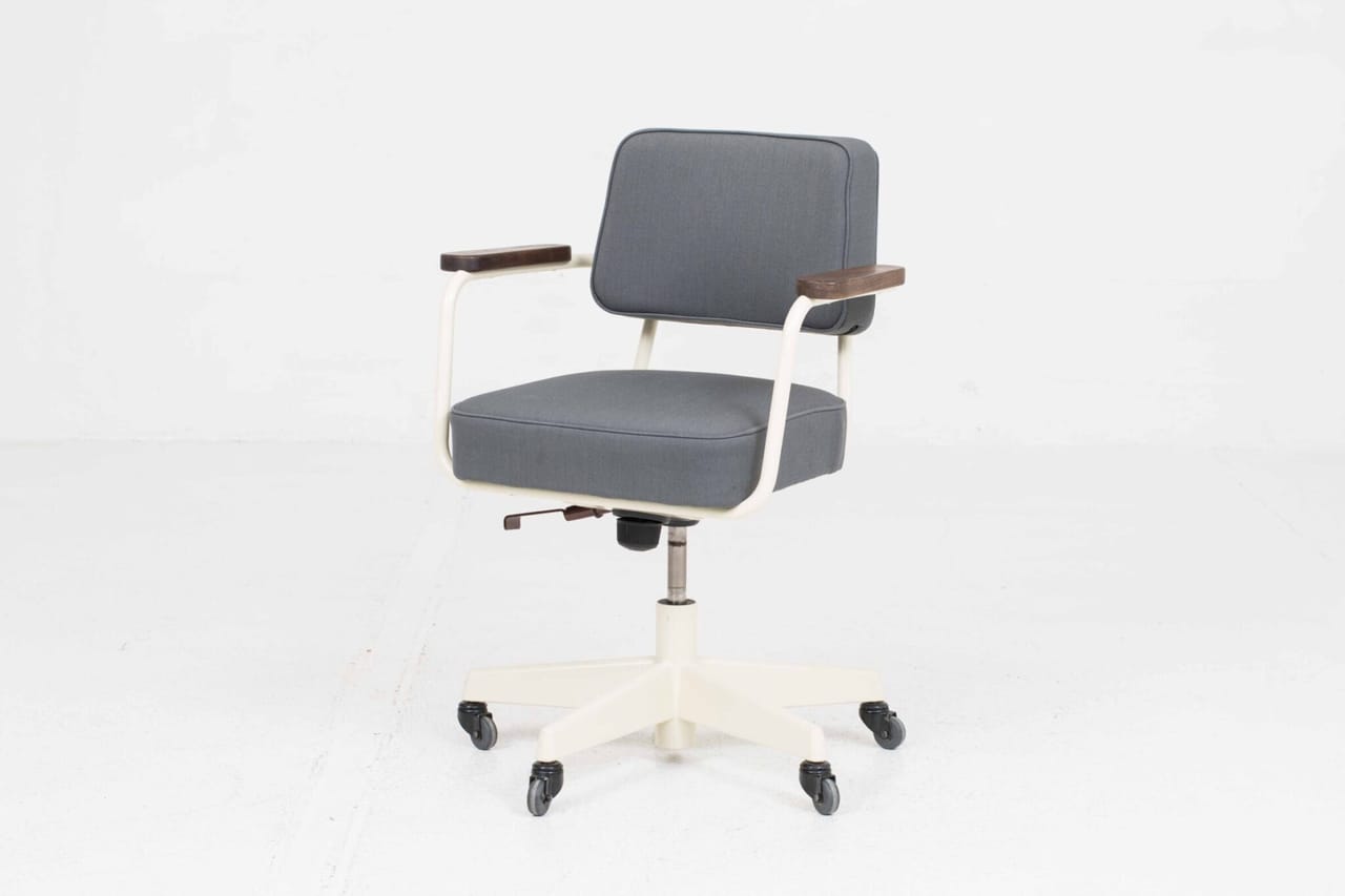 Vitra Bürostuhl "Fauteuil Direction Pivotant" von Jean Prouvé, G-Star Raw Edition