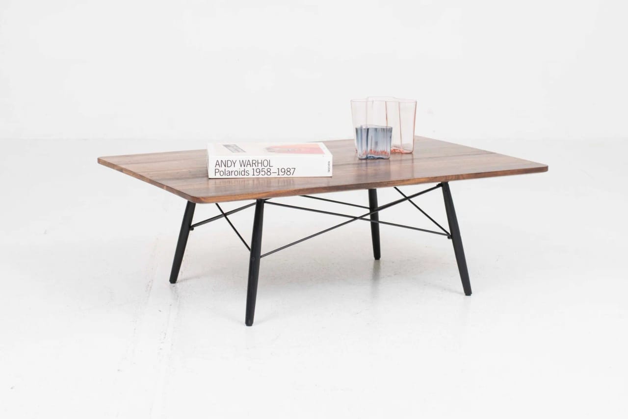 Vitra Coffee Table von Charles & Ray Eames in Nussbaum